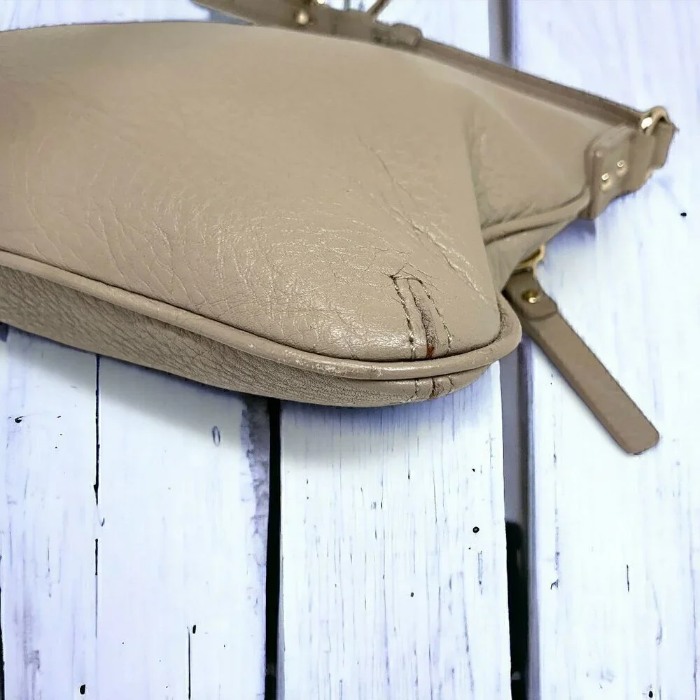 Kate Spade New York Cobble Hill Tenley Crossbody Bag Beige Pebble Grain Leather